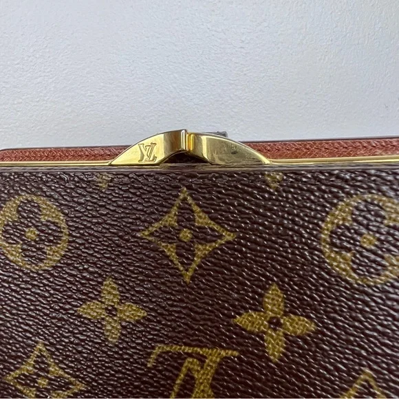 Louis Vuitton Vintage Snap Monogram Fold Wallet - Picture 3 of 11
